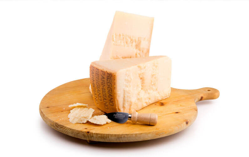 Parmesan cheese 24 months ± 500gr - Image 3